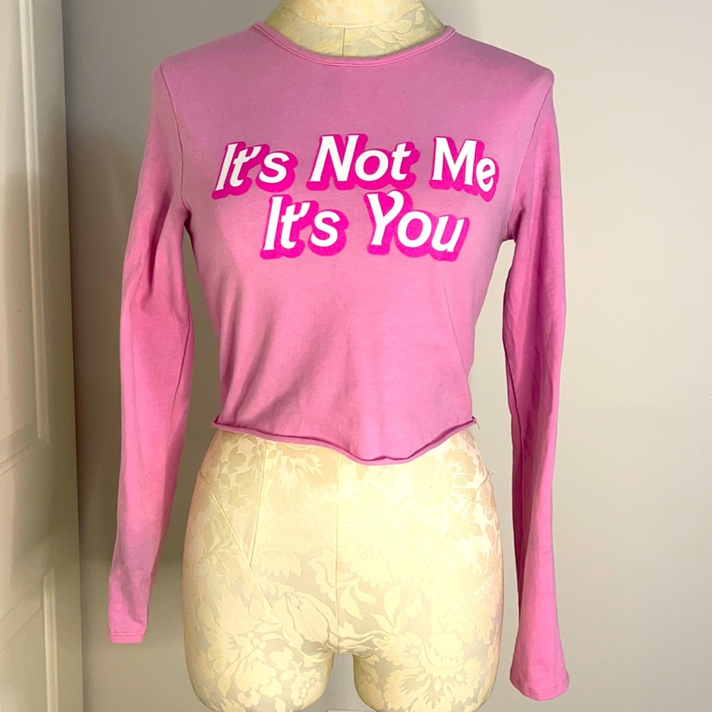 Fashion Nova L/S graphic crop top